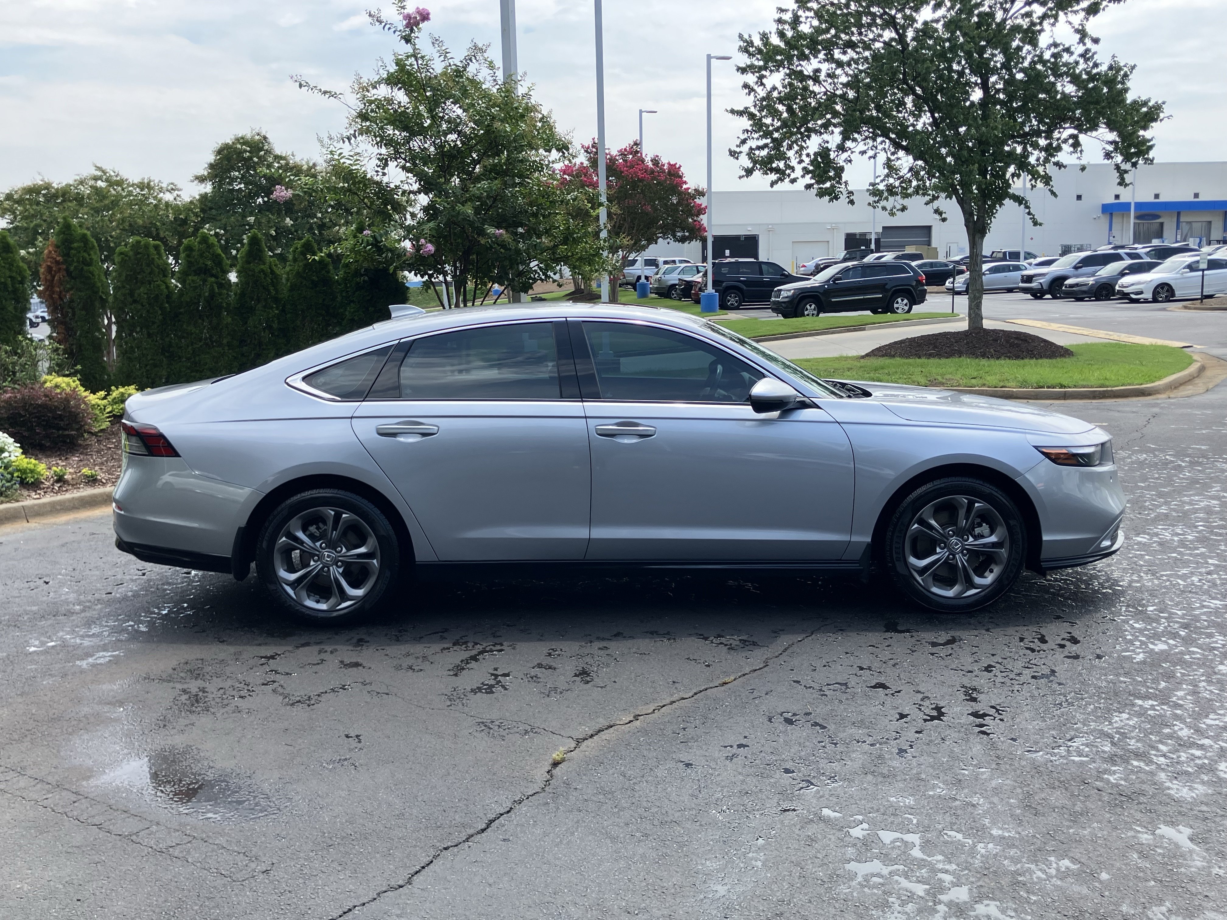 Used 2023 Honda Accord EX-L image 11
