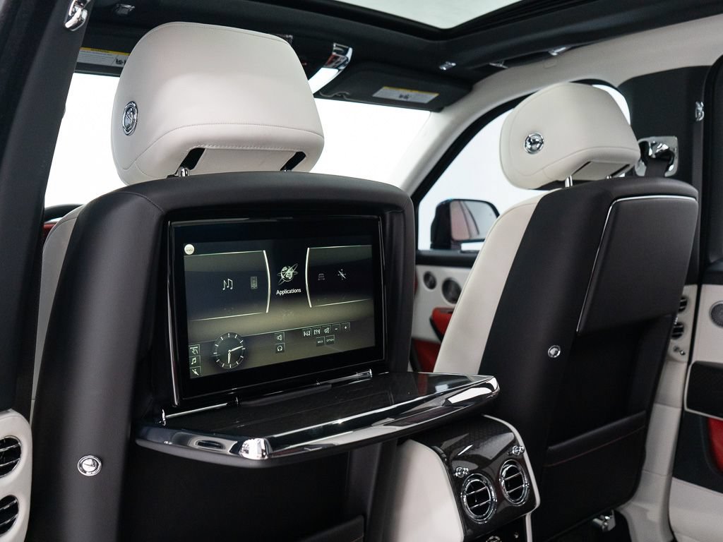 Certified 2023 Rolls-Royce Cullinan Black Badge w/ Driver's Package AWD/4WD image 25
