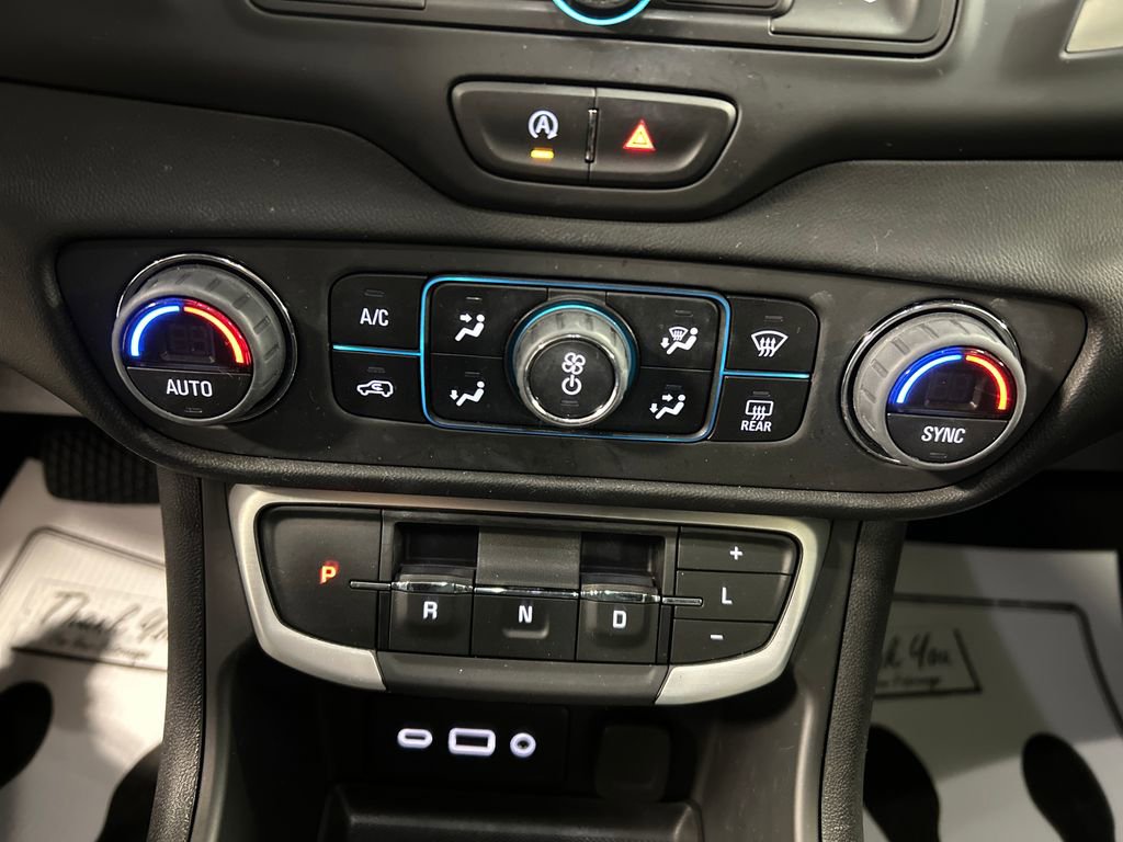 Used 2022 GMC Terrain SLE w/ Driver Convenience Package image 19