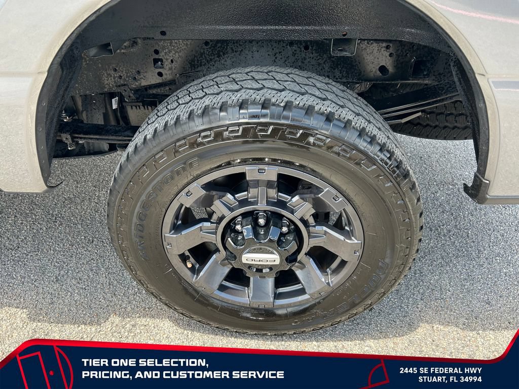 Used 2024 Ford F250 4x4 Crew Cab Super Duty image 9