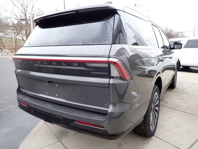 New 2025 Lincoln Navigator Black Label image 13