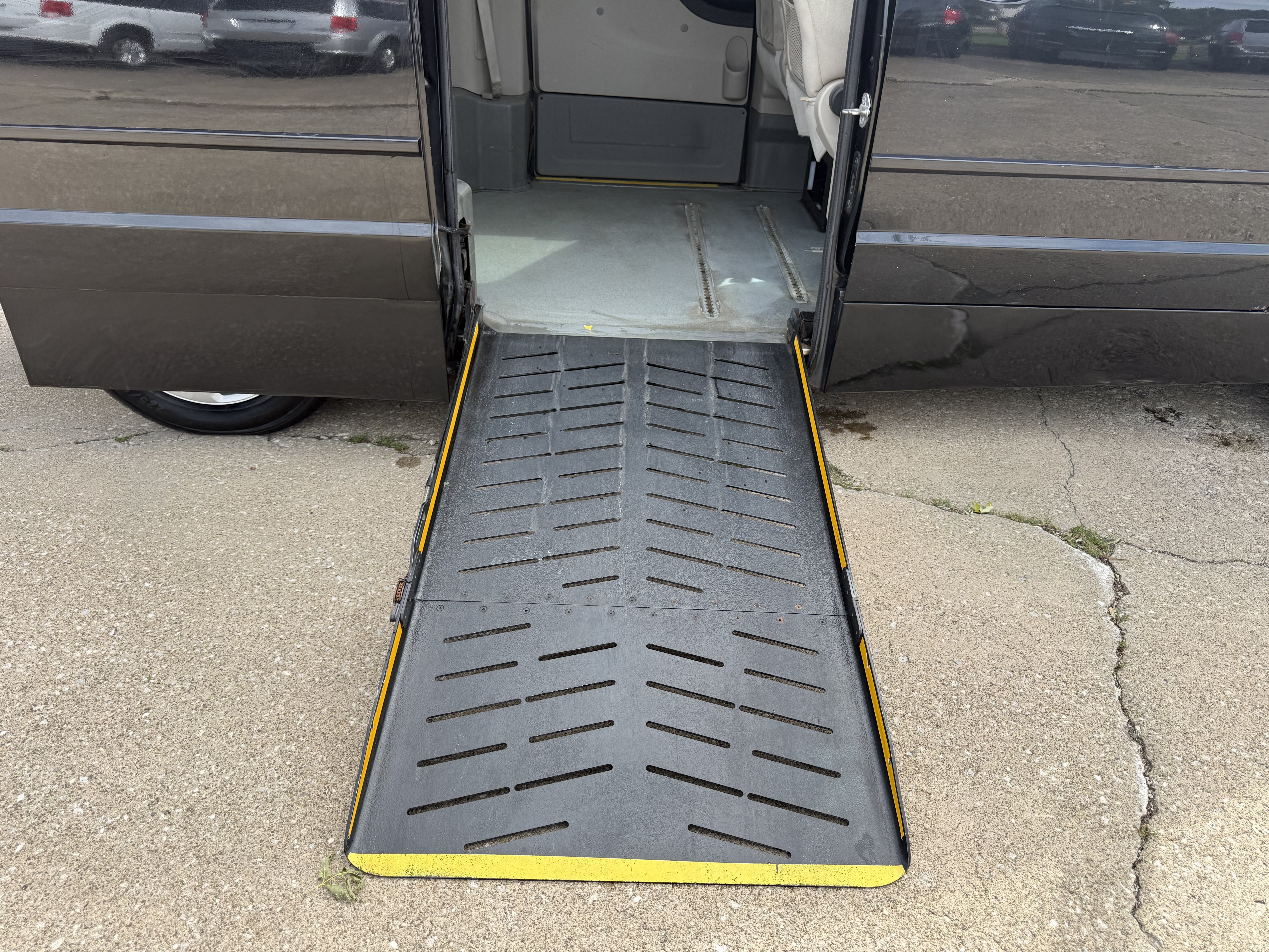 Used 2014 Dodge Grand Caravan SE w/ Quick Order Package 29E SE FWD image 26