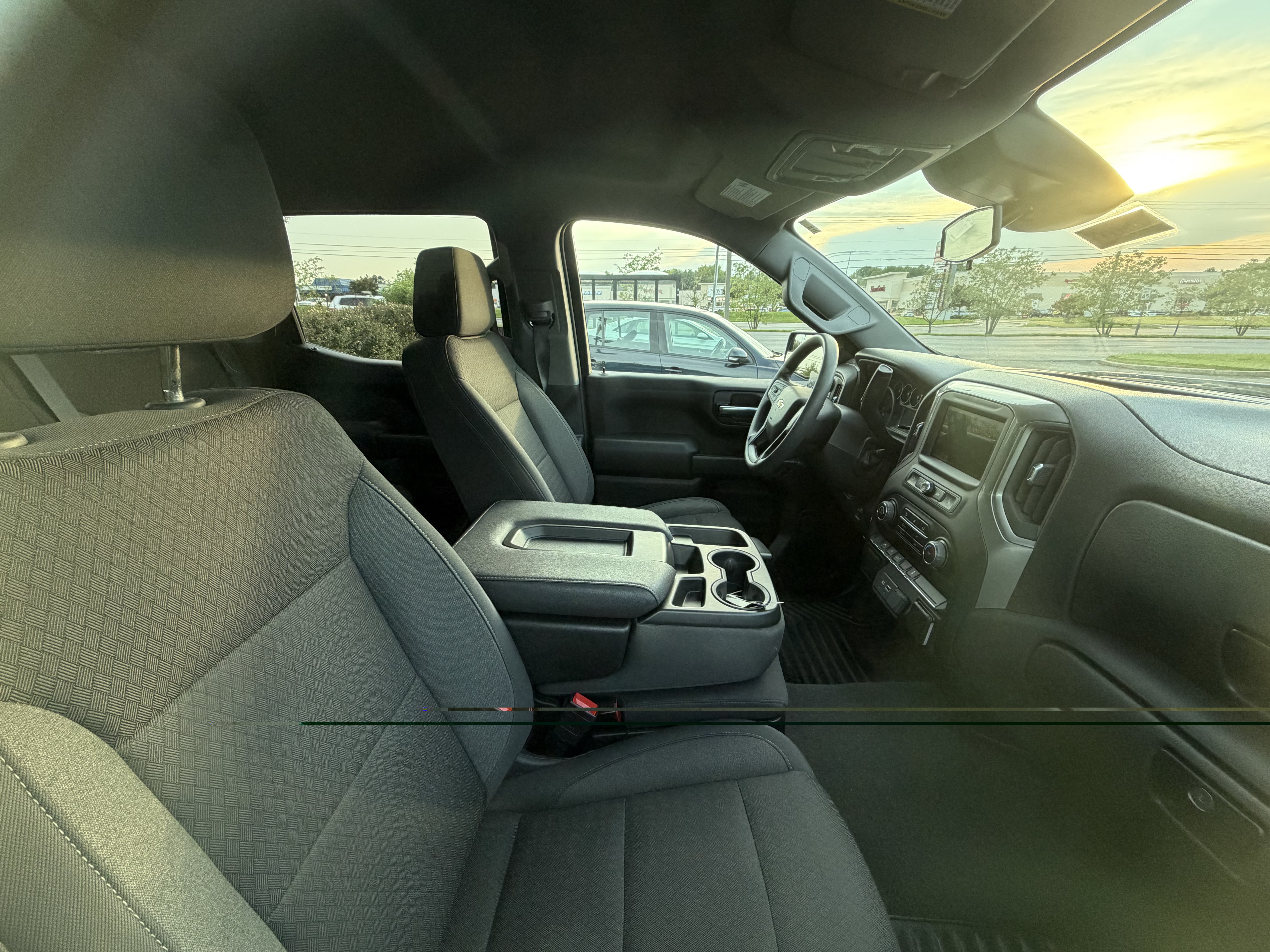 Used 2022 Chevrolet Silverado 1500 Custom AWD/4WD image 9
