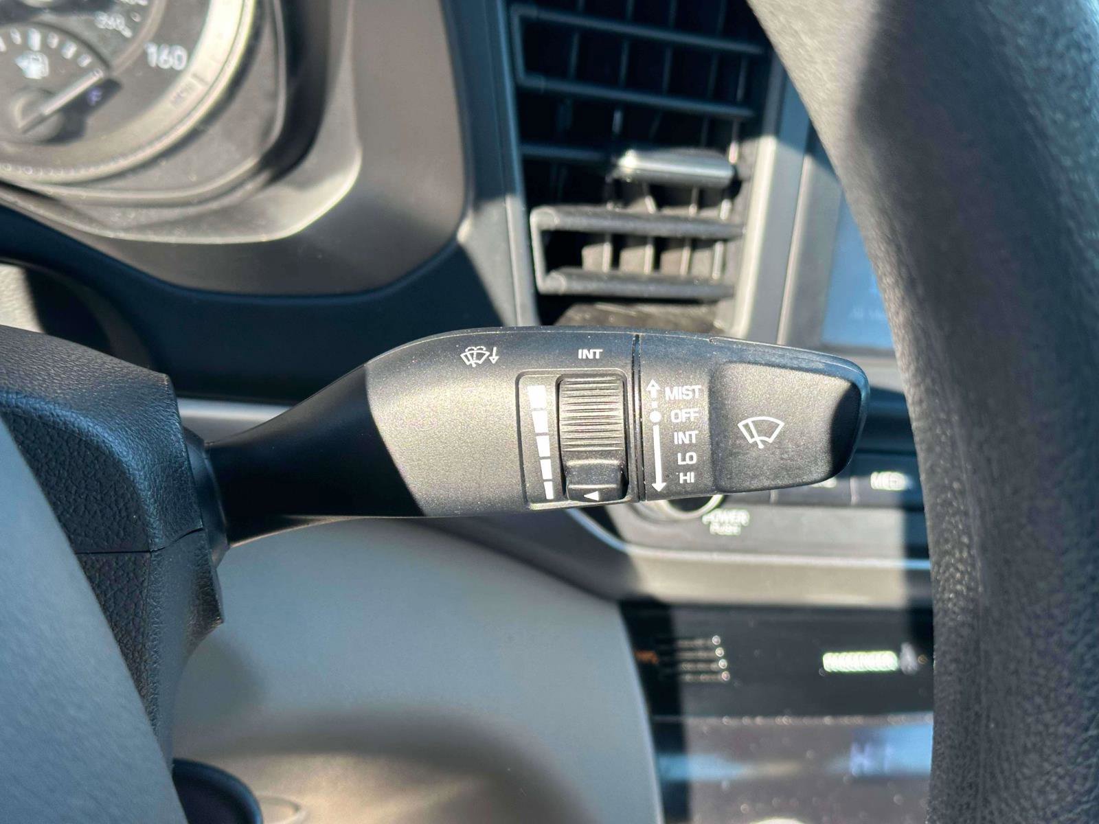 Used 2020 Hyundai Elantra SEL image 20