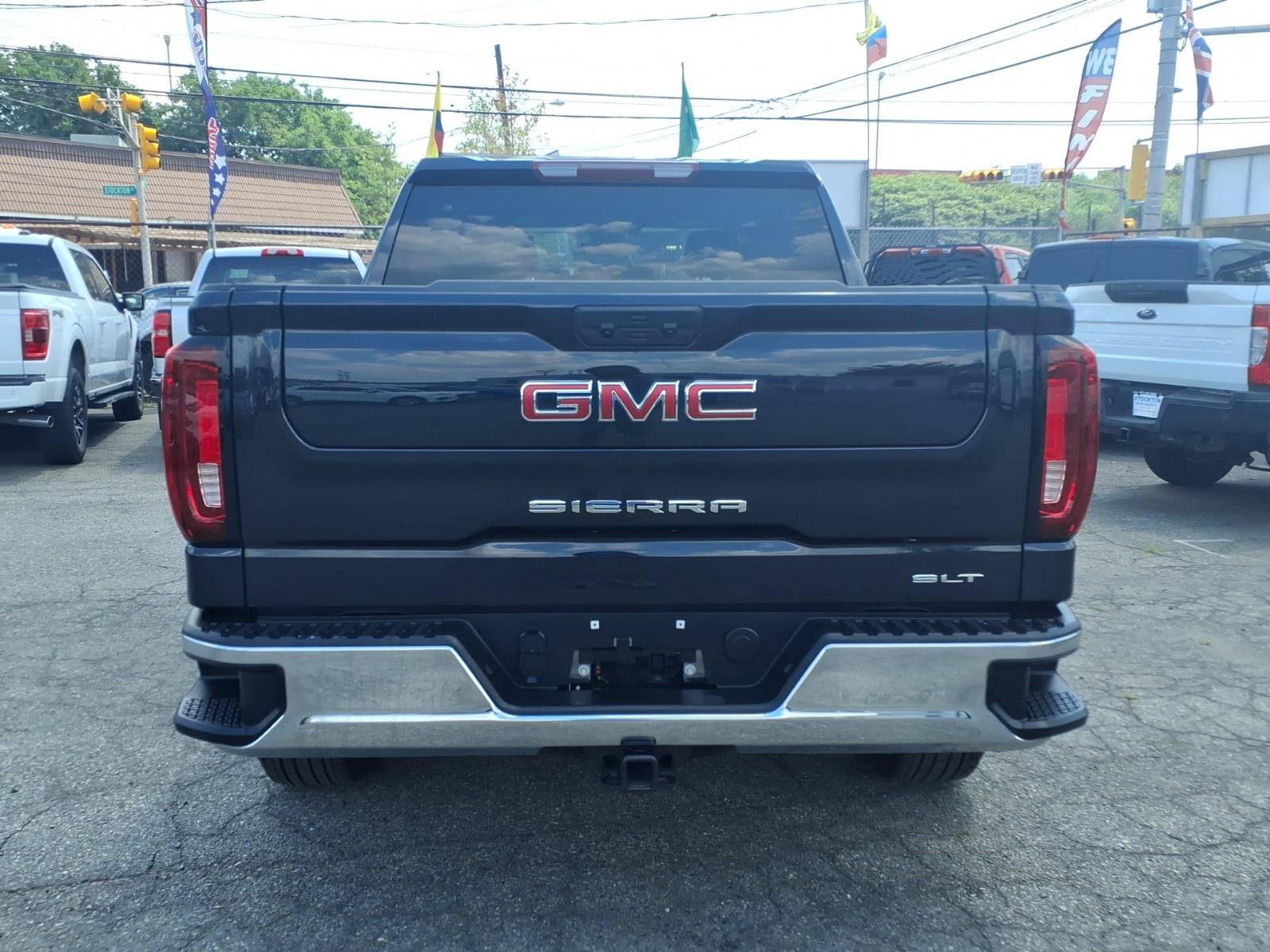 Used 2026 GMC Sierra 1500 SLT AWD/4WD image 6
