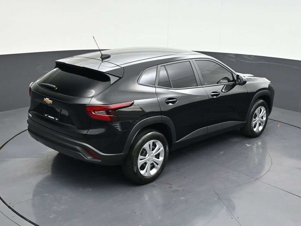 Used 2025 Chevrolet Trax LS image 19