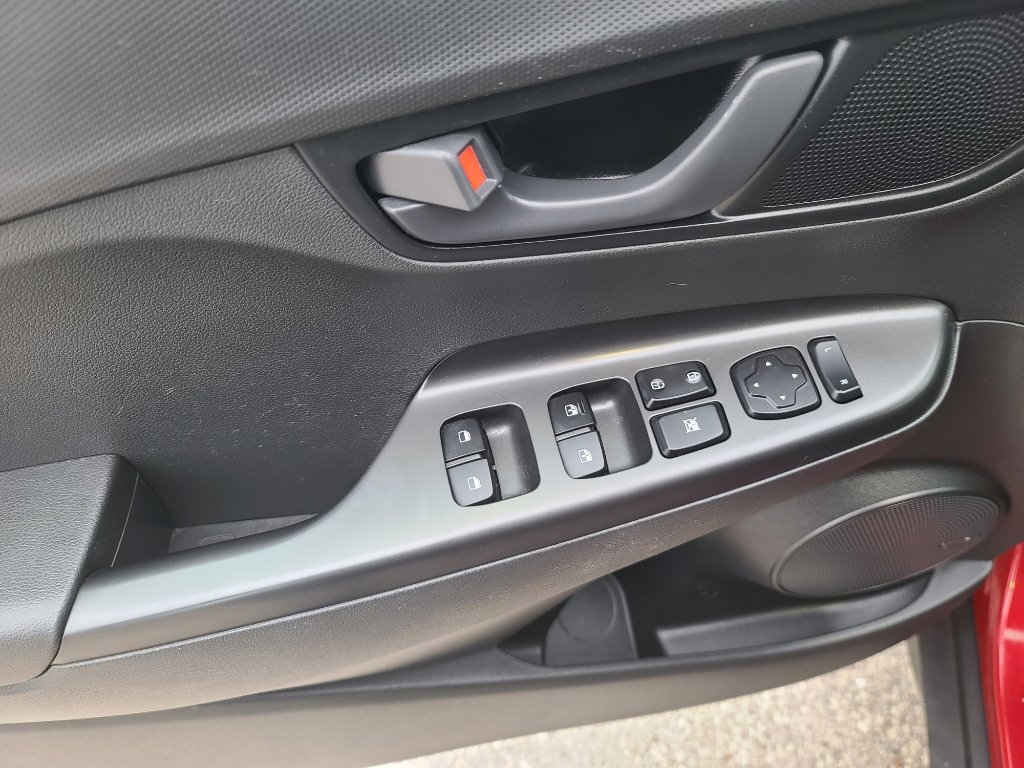 Used 2019 Hyundai Kona SEL w/ SEL Tech Package 02 image 9