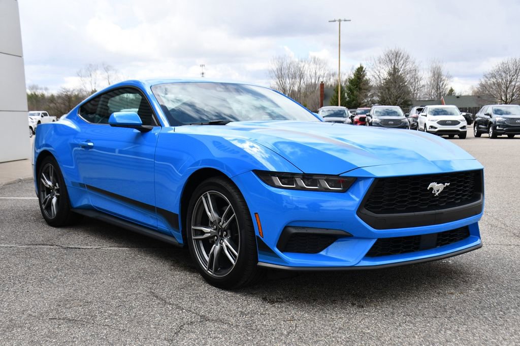 Used 2024 Ford Mustang Coupe image 9