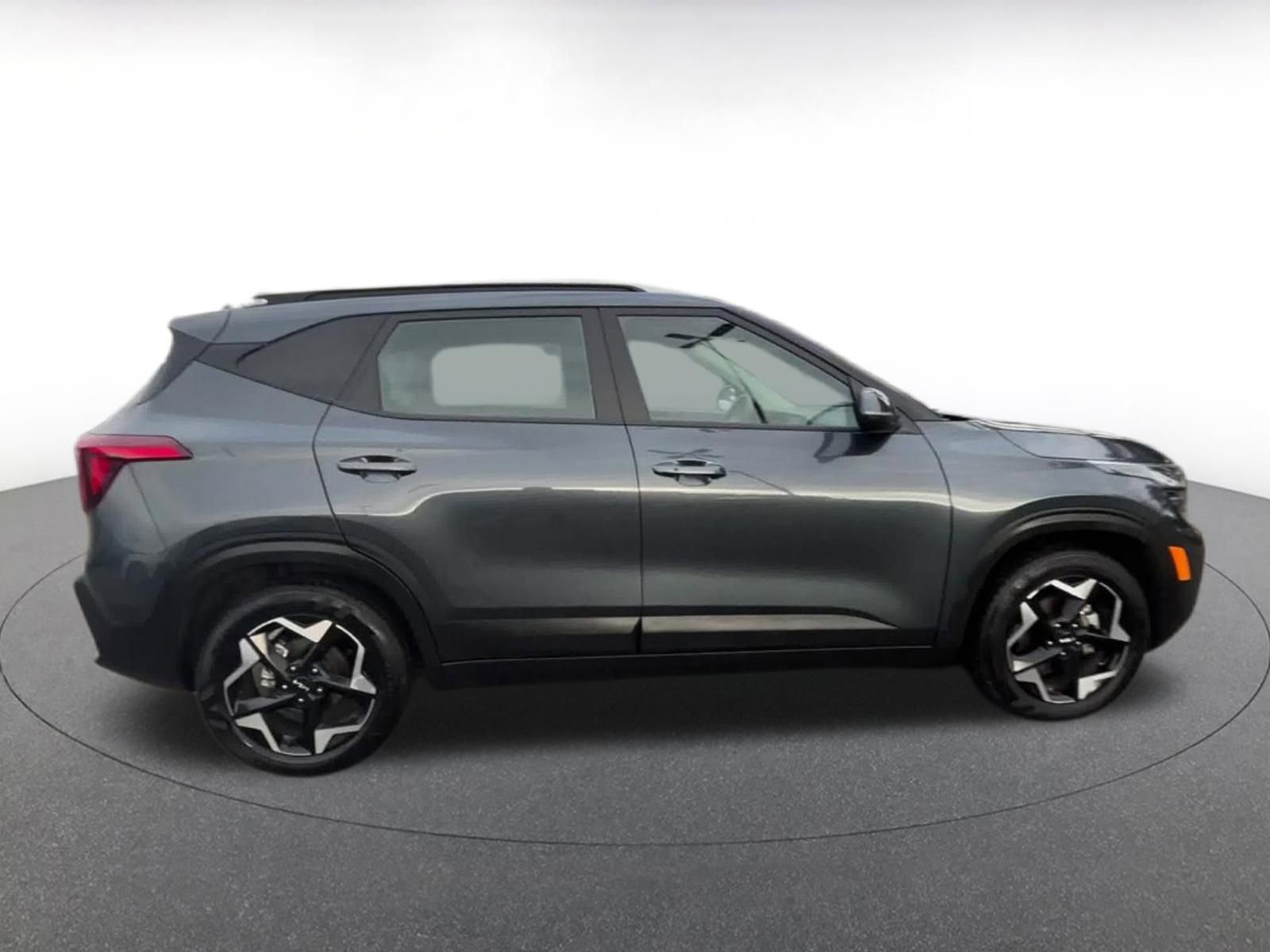 Used 2025 Kia Seltos S image 16