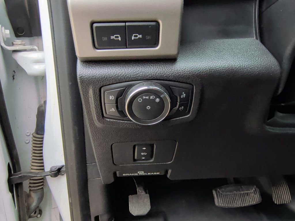 Used 2017 Ford F350 Lariat w/ Chrome Package image 15