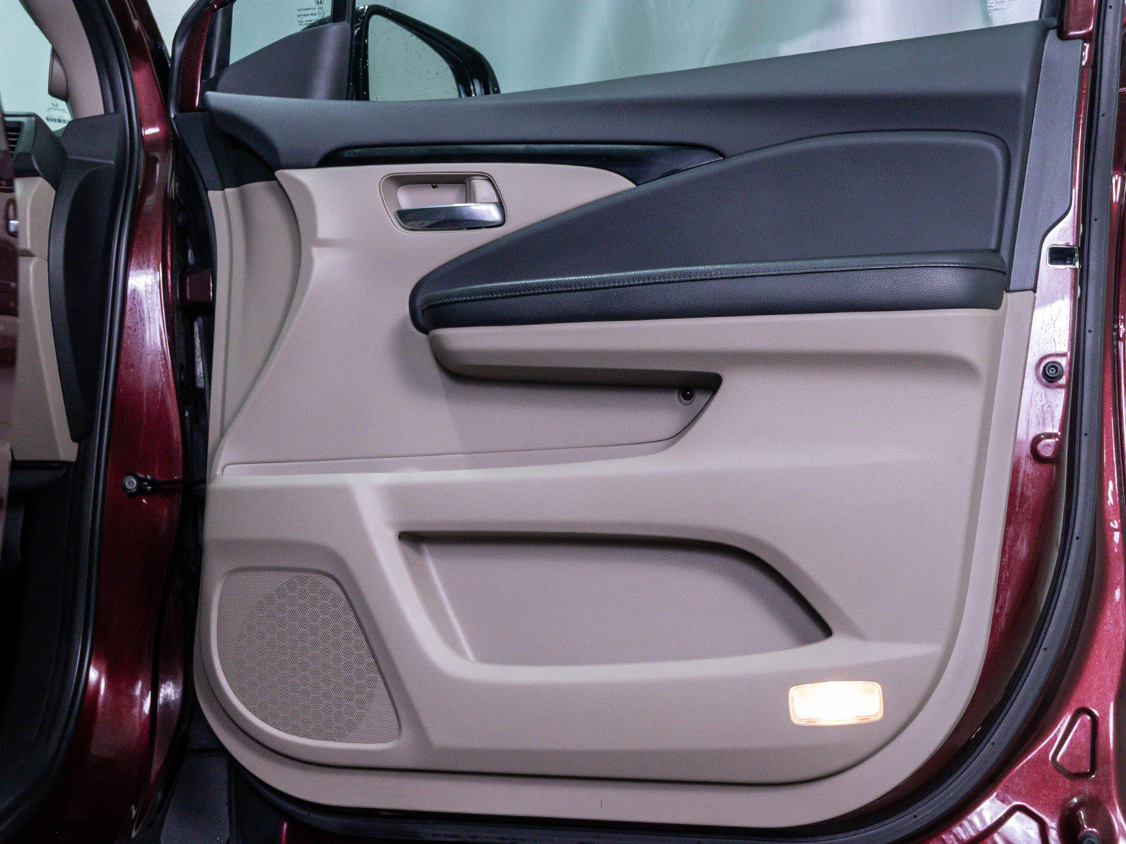 Used 2018 Honda Pilot Touring image 10