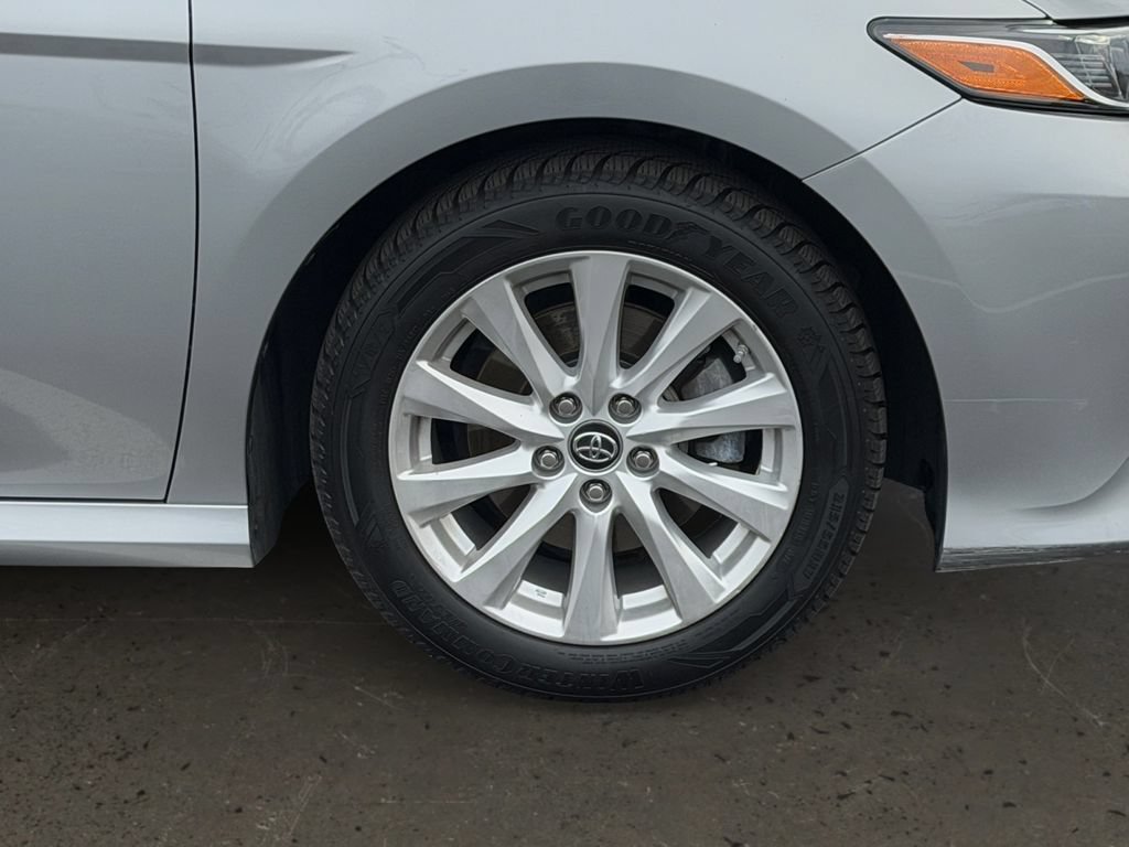 Used 2019 Toyota Camry LE FWD image 10