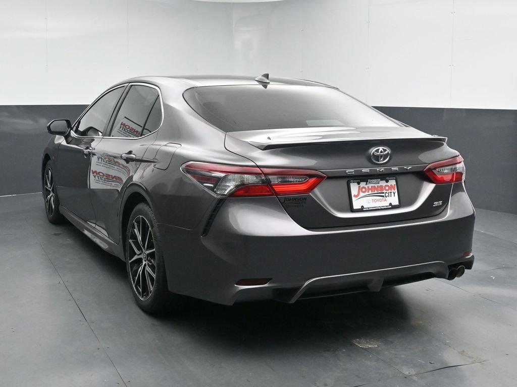 Used 2022 Toyota Camry SE FWD image 6