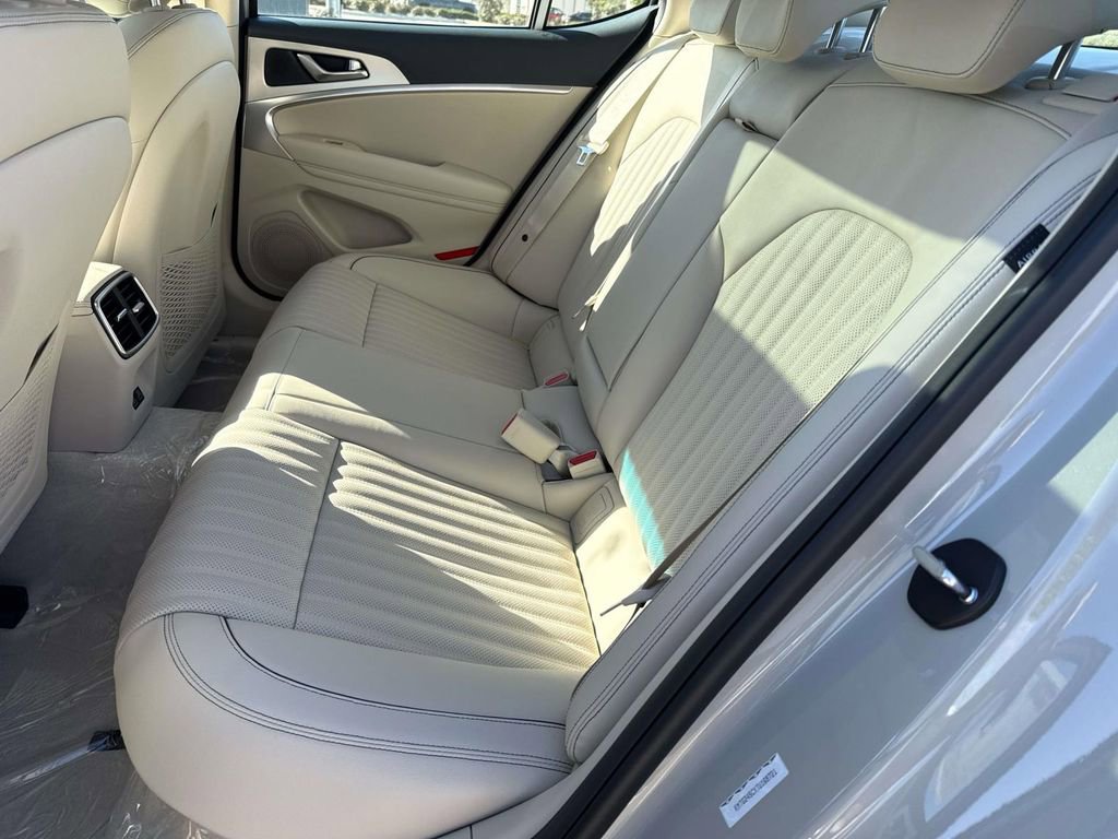 New 2026 Genesis G70 2.5T Prestige image 17