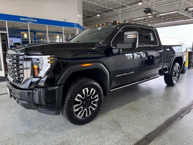 Used 2024 GMC Sierra 2500 Denali Ultimate AWD/4WD image 4
