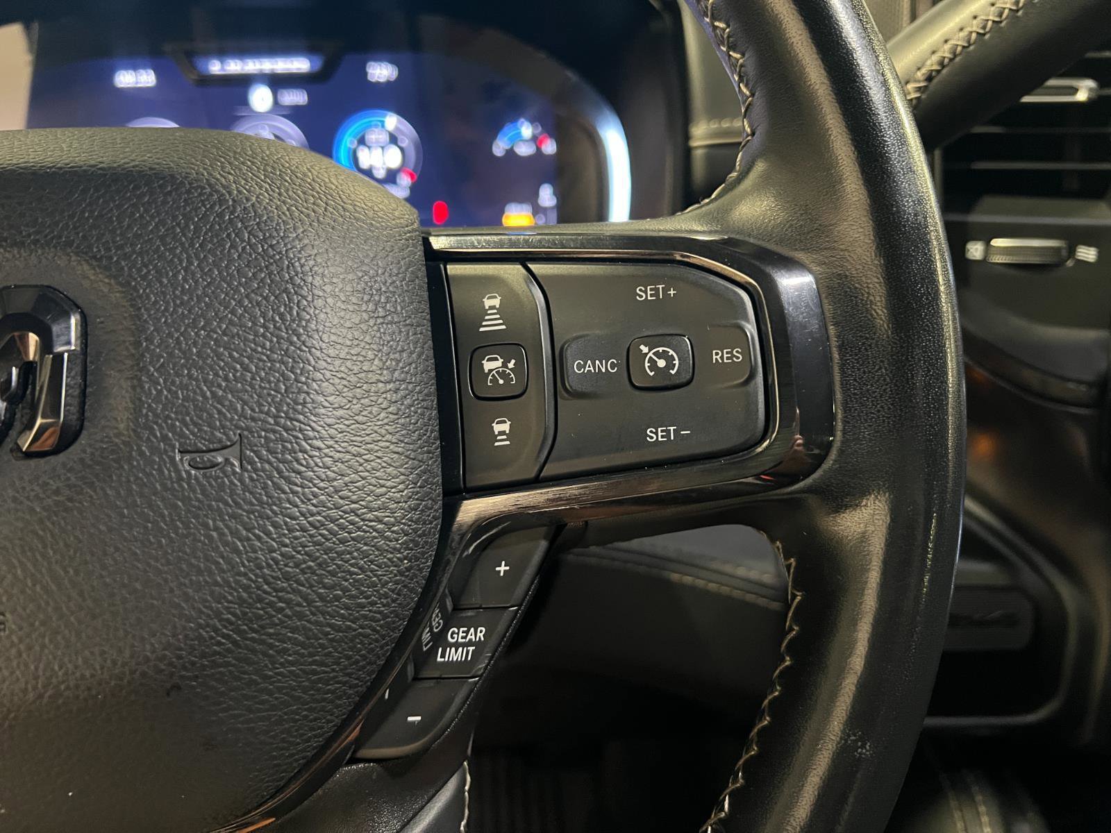 Used 2023 RAM 2500 Limited image 13