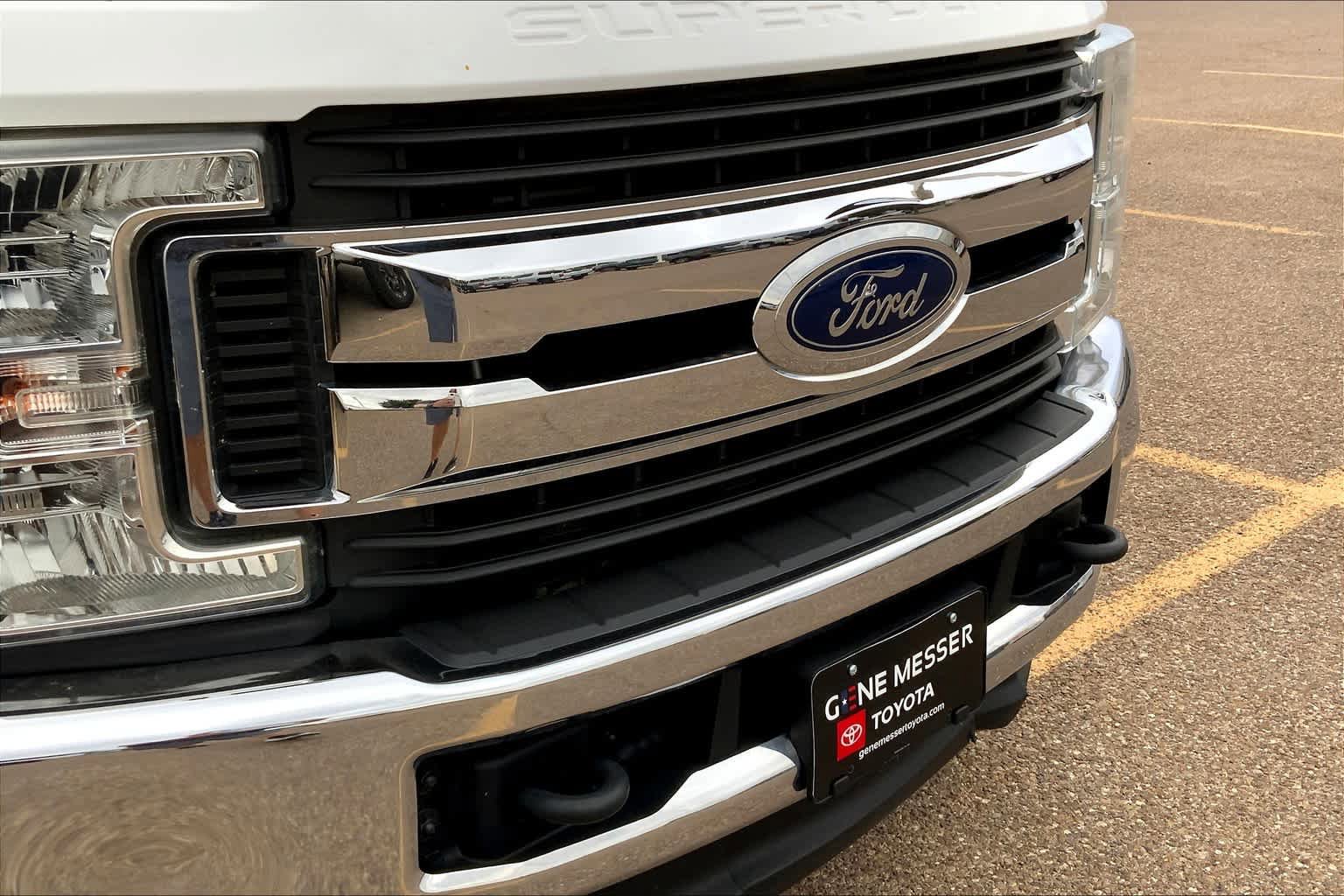 Used 2019 Ford F250 XLT w/ Camper Package AWD/4WD image 30