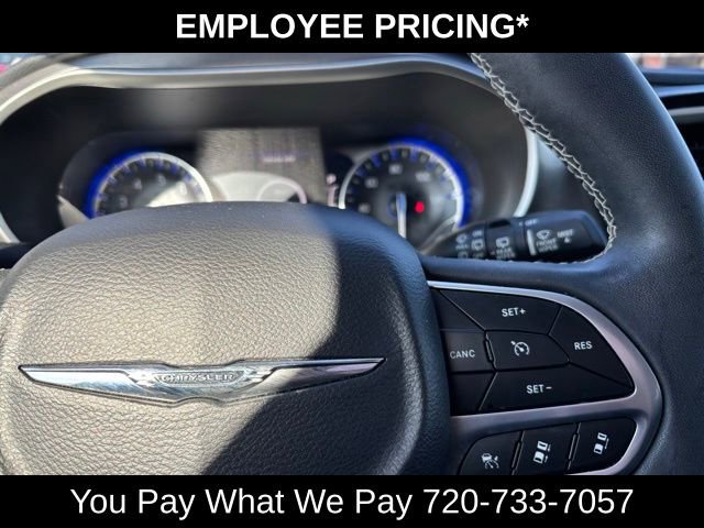 Used 2022 Chrysler Pacifica Touring-L FWD image 26