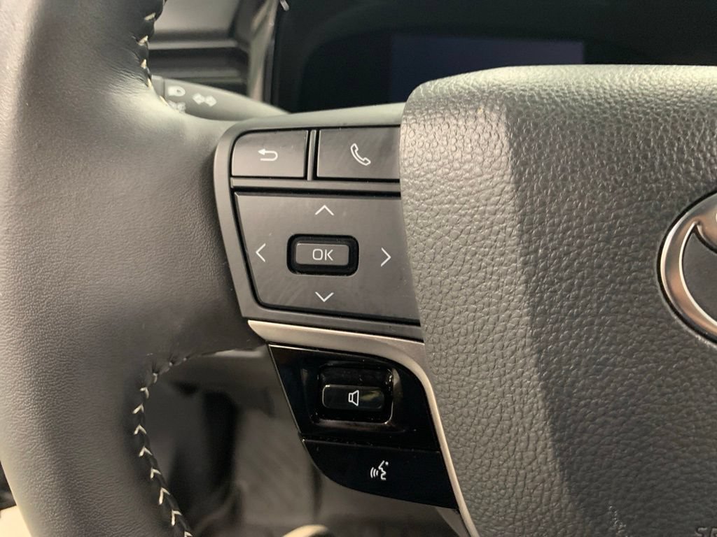 Used 2025 Toyota Camry SE FWD image 17