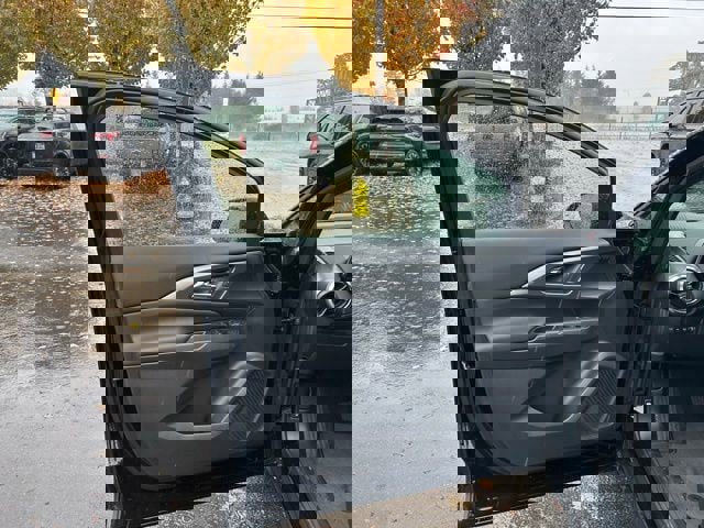 New 2026 Chevrolet Equinox EV LT image 17