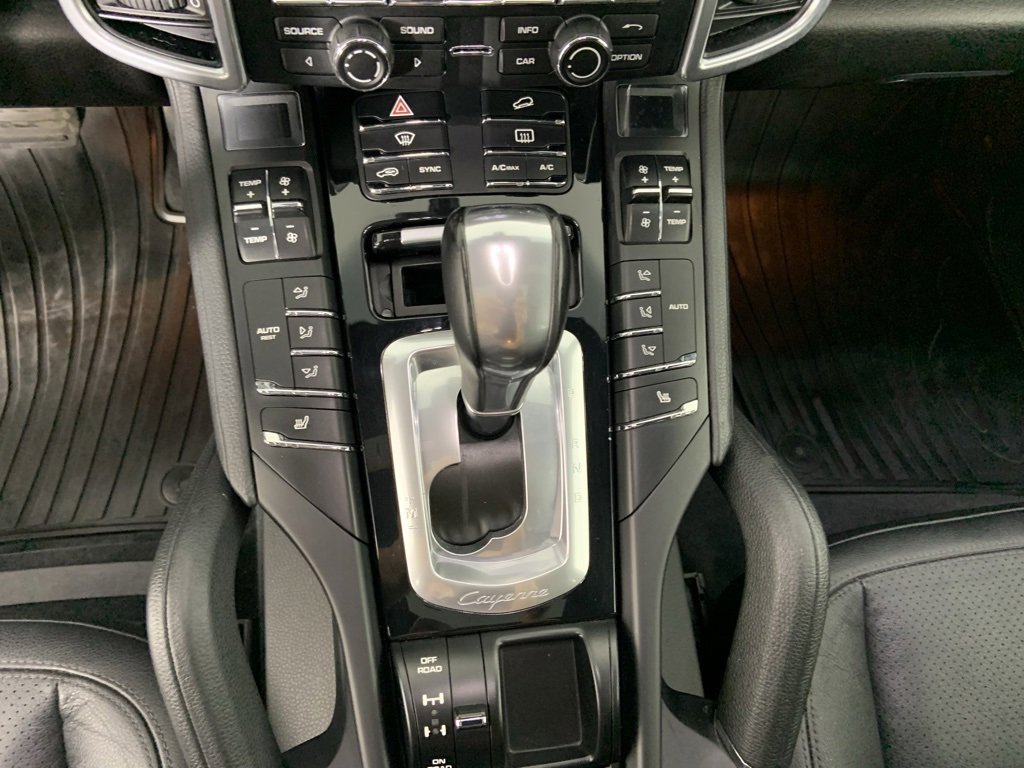 Used 2014 Porsche Cayenne w/ Basic Package image 14