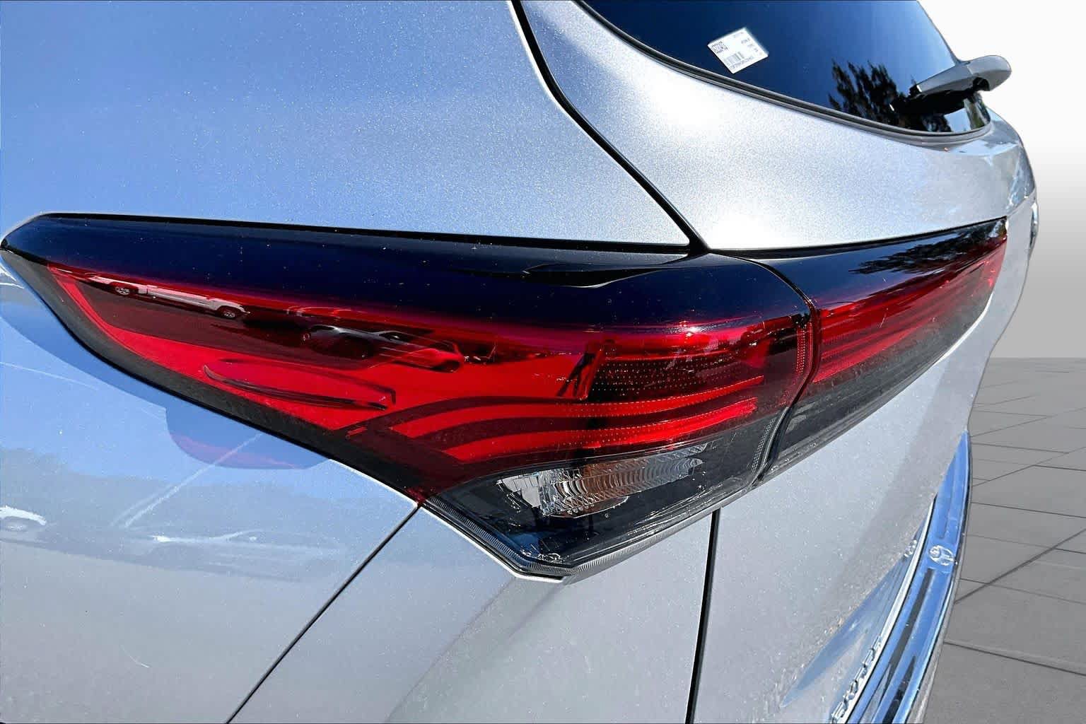 Used 2022 Toyota Highlander Platinum AWD/4WD image 29