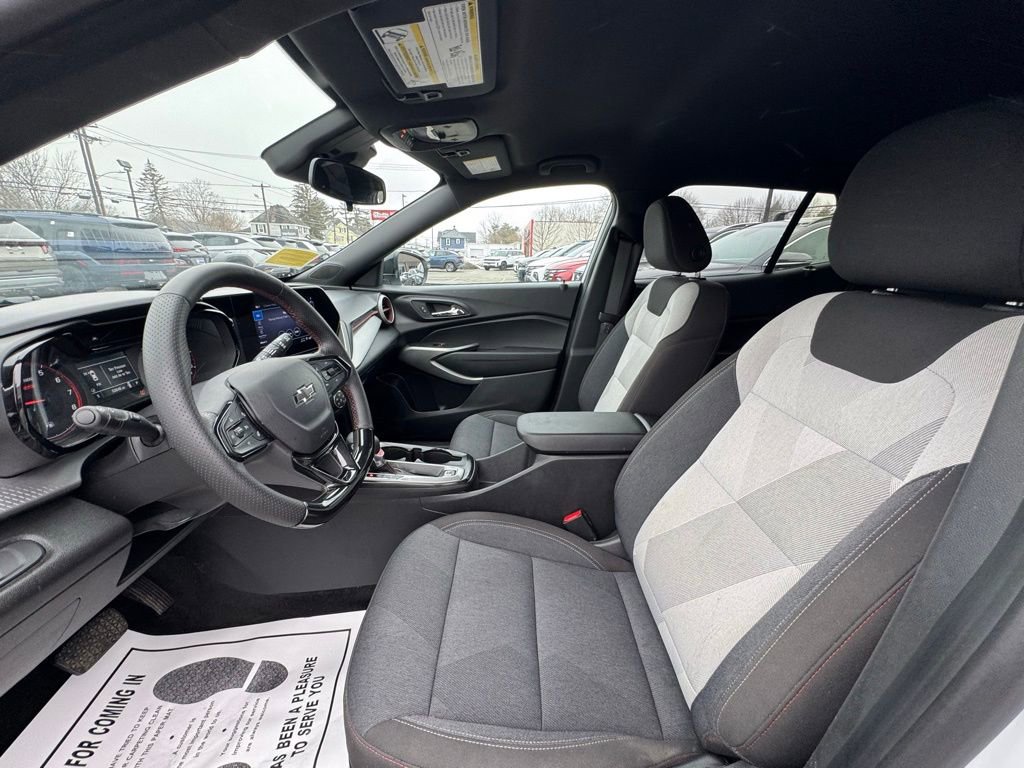 Used 2024 Chevrolet Trax RS w/ Driver Confidence Package image 20