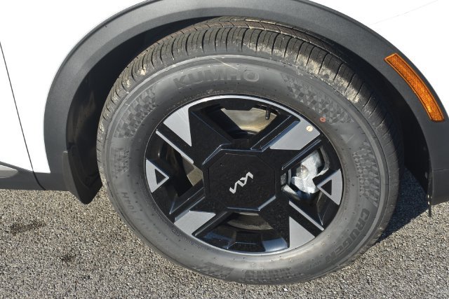 New 2027 Kia Sportage LX FWD image 12