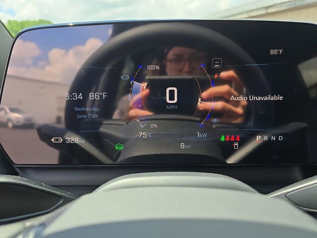 New 2025 Chevrolet Silverado EV LT image 19