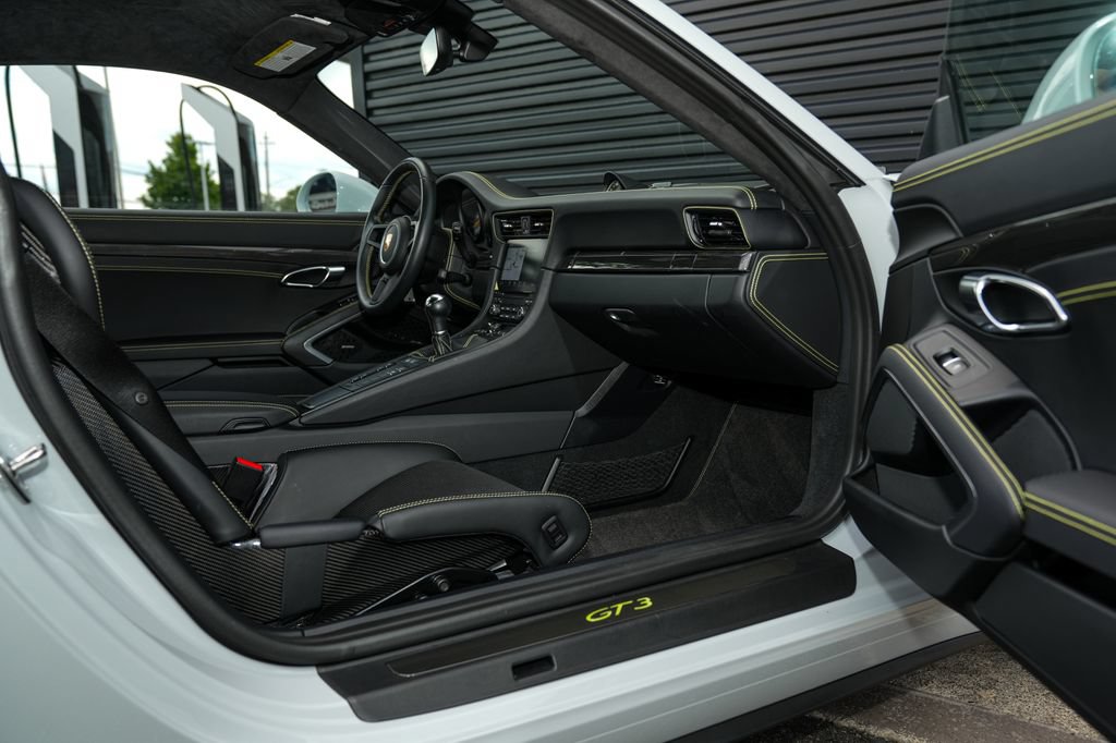 Certified 2018 Porsche 911 GT3 RWD image 29