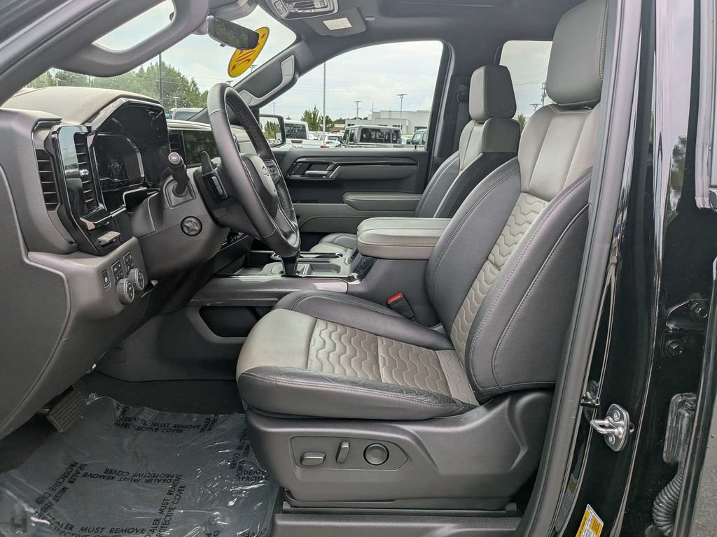 Used 2025 Chevrolet Silverado 1500 ZR2 w/ Technology Package AWD/4WD image 18