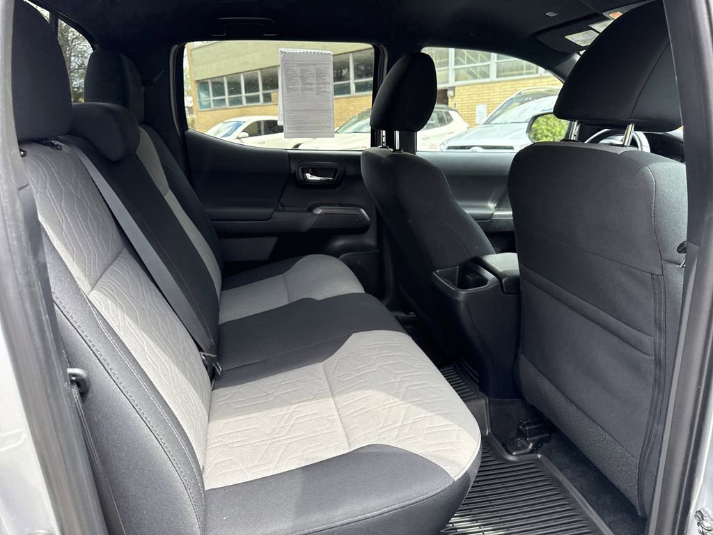 Used 2020 Toyota Tacoma TRD Off-Road w/ Technology Package AWD/4WD image 32