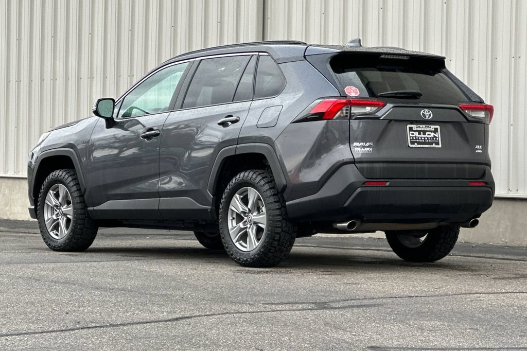 Used 2025 Toyota RAV4 XLE AWD/4WD image 9