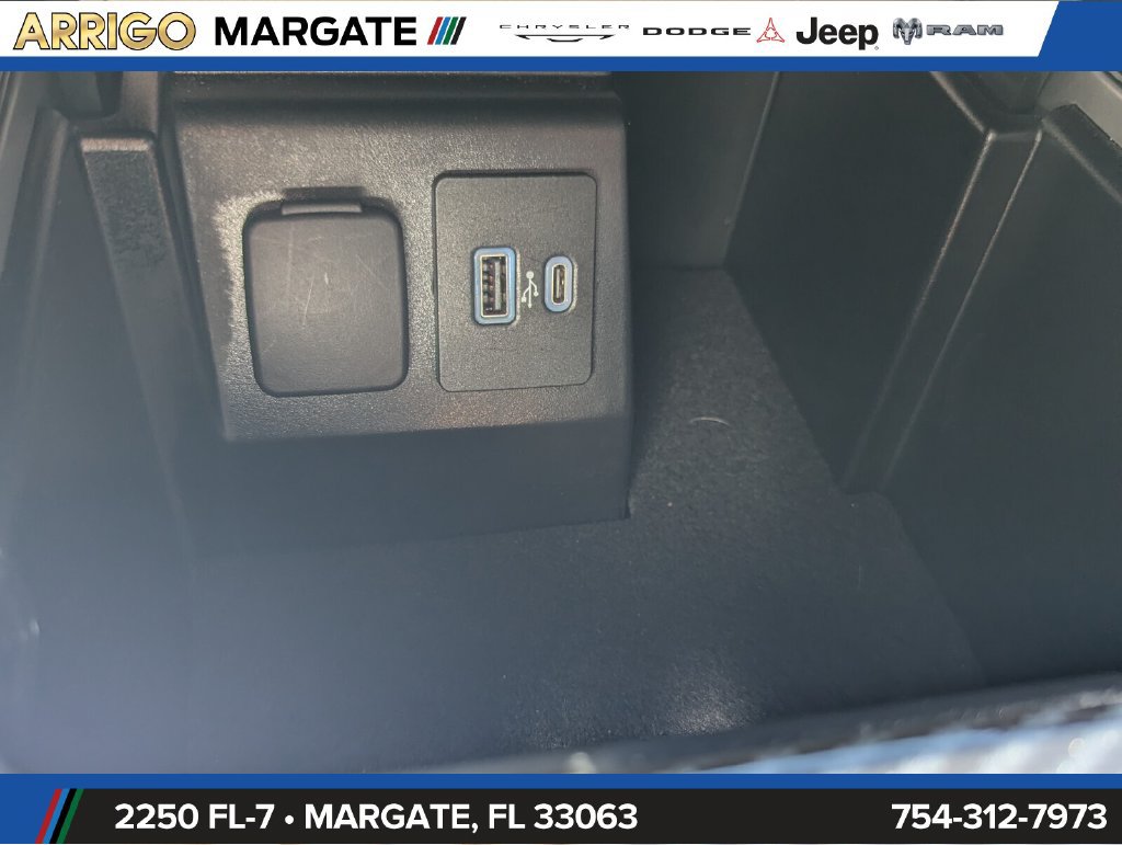 Used 2022 Ford Explorer Limited RWD image 25
