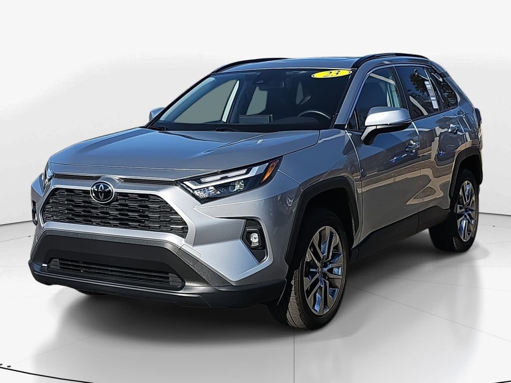 Used 2023 Toyota RAV4 XLE Premium image 3