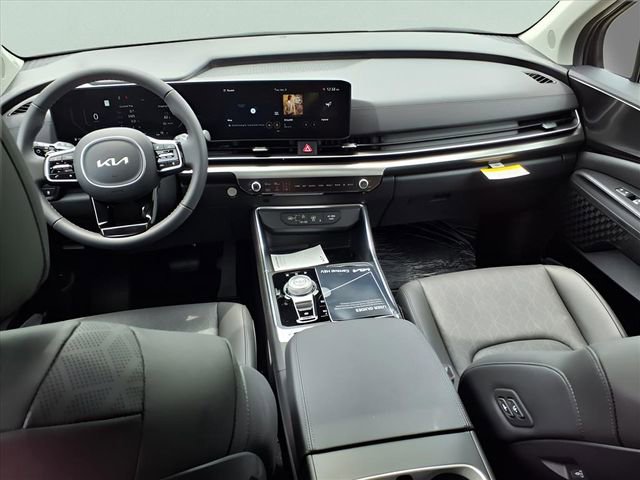 New 2025 Kia Carnival SX w/ SX Dark Edition Package FWD image 6