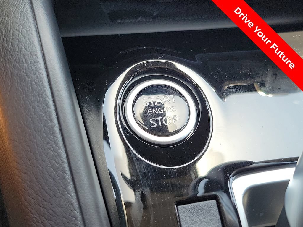 Certified 2025 Nissan Versa SR w/ Trunk Package FWD image 10