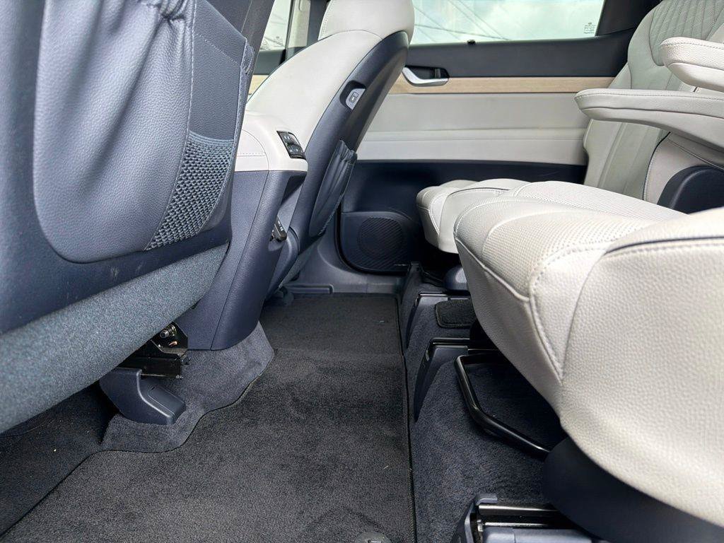 Used 2024 Hyundai Palisade Limited AWD/4WD image 21