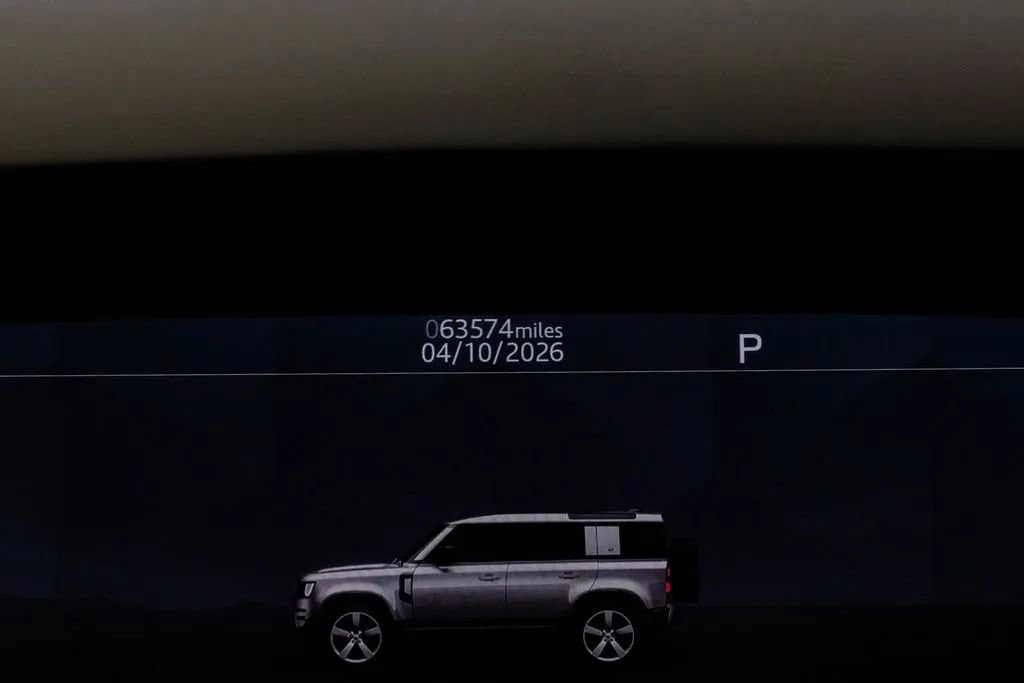 Used 2020 Land Rover Defender 110 SE AWD/4WD image 25