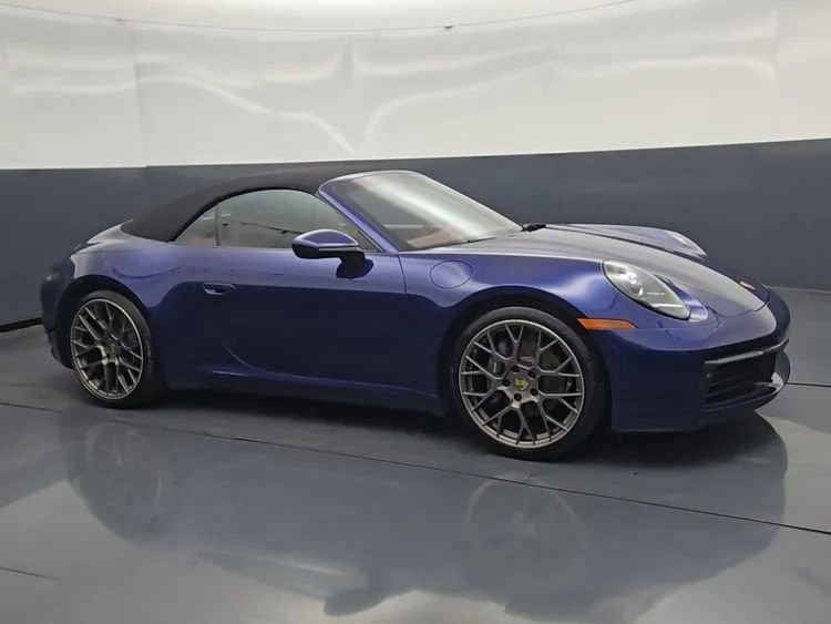 Used 2021 Porsche 911 Carrera 4 AWD/4WD image 2