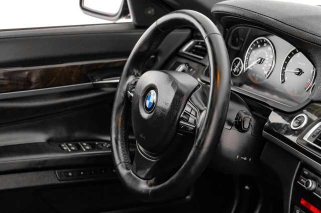 Used 2012 BMW 750i RWD image 11