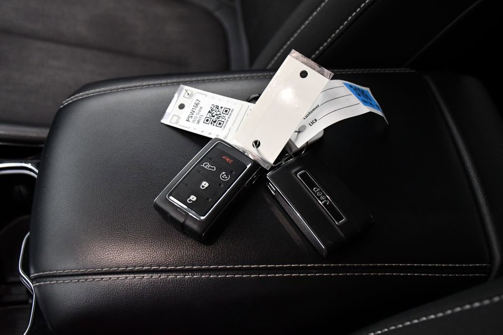 Used 2022 Jeep Grand Cherokee Laredo w/ Luxury Tech Group I image 24