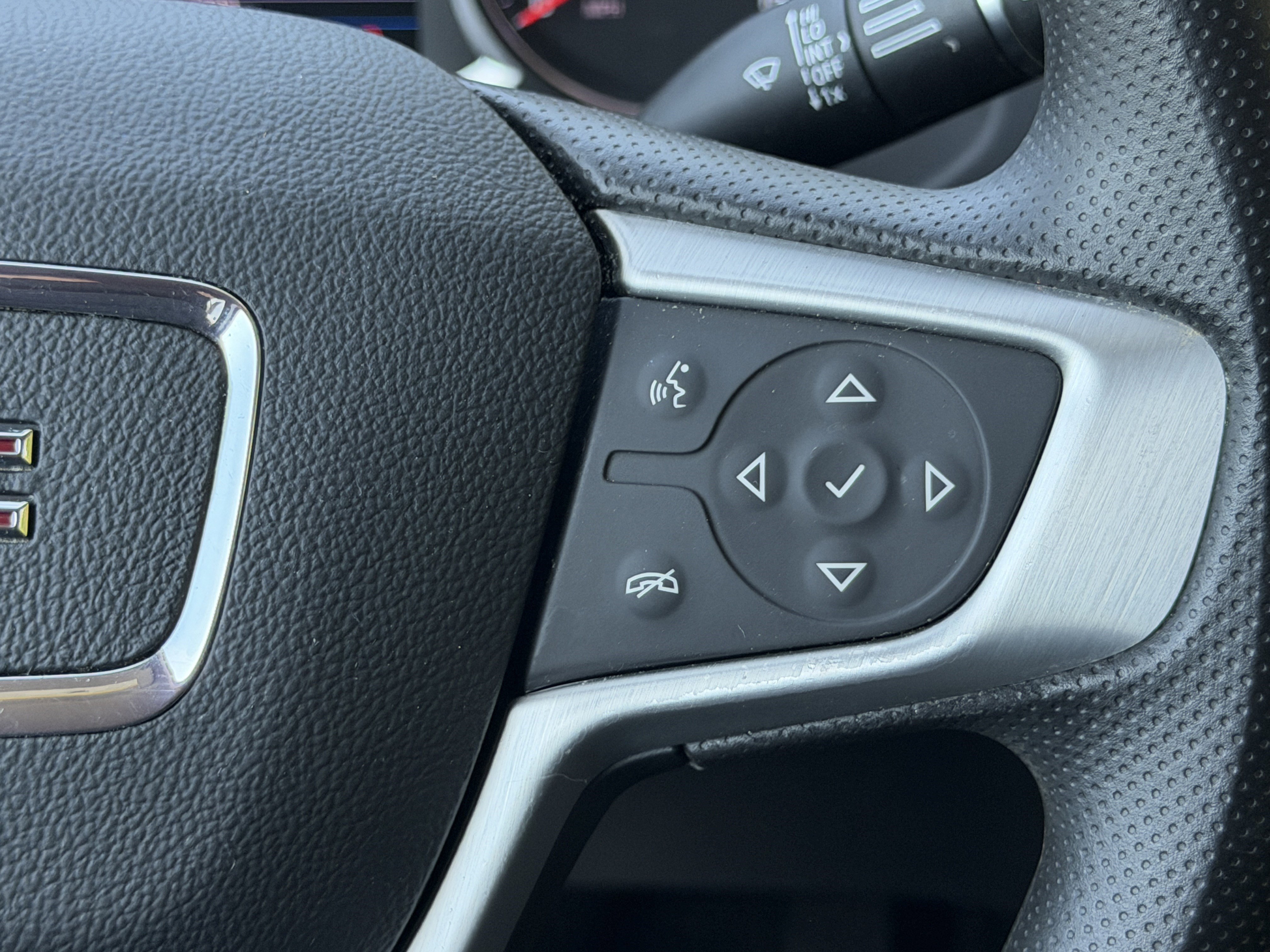 Used 2021 GMC Acadia SLE image 31