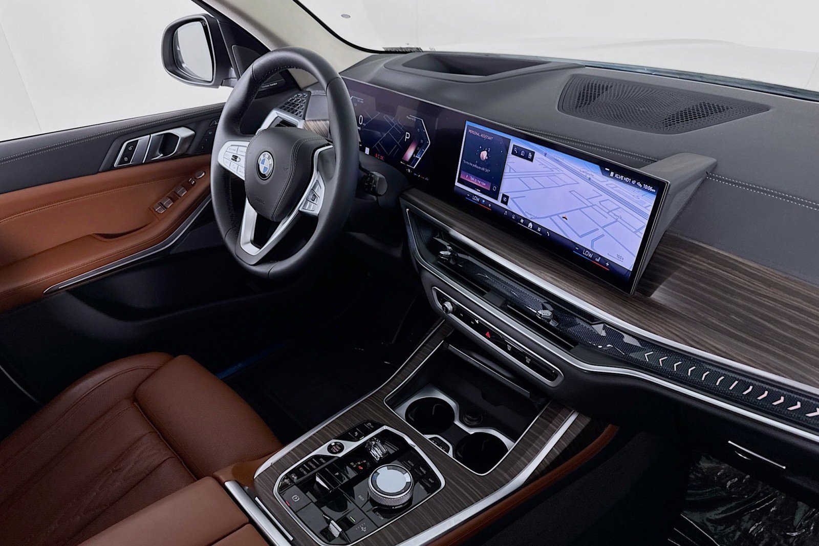 Used 2024 BMW X7 xDrive40i w/ Executive Package image 17