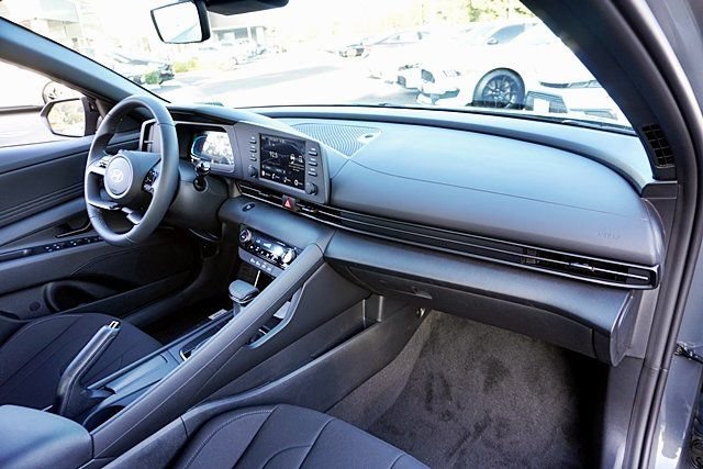New 2026 Hyundai Elantra Sport FWD image 11