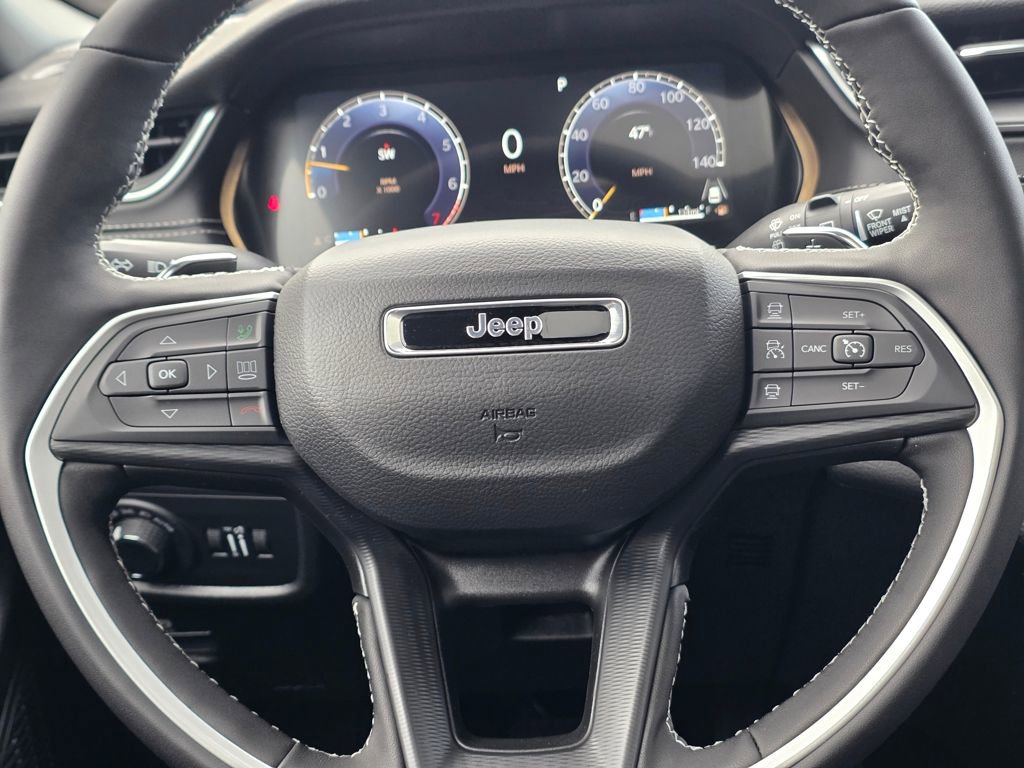 New 2025 Jeep Grand Cherokee Altitude AWD/4WD image 19