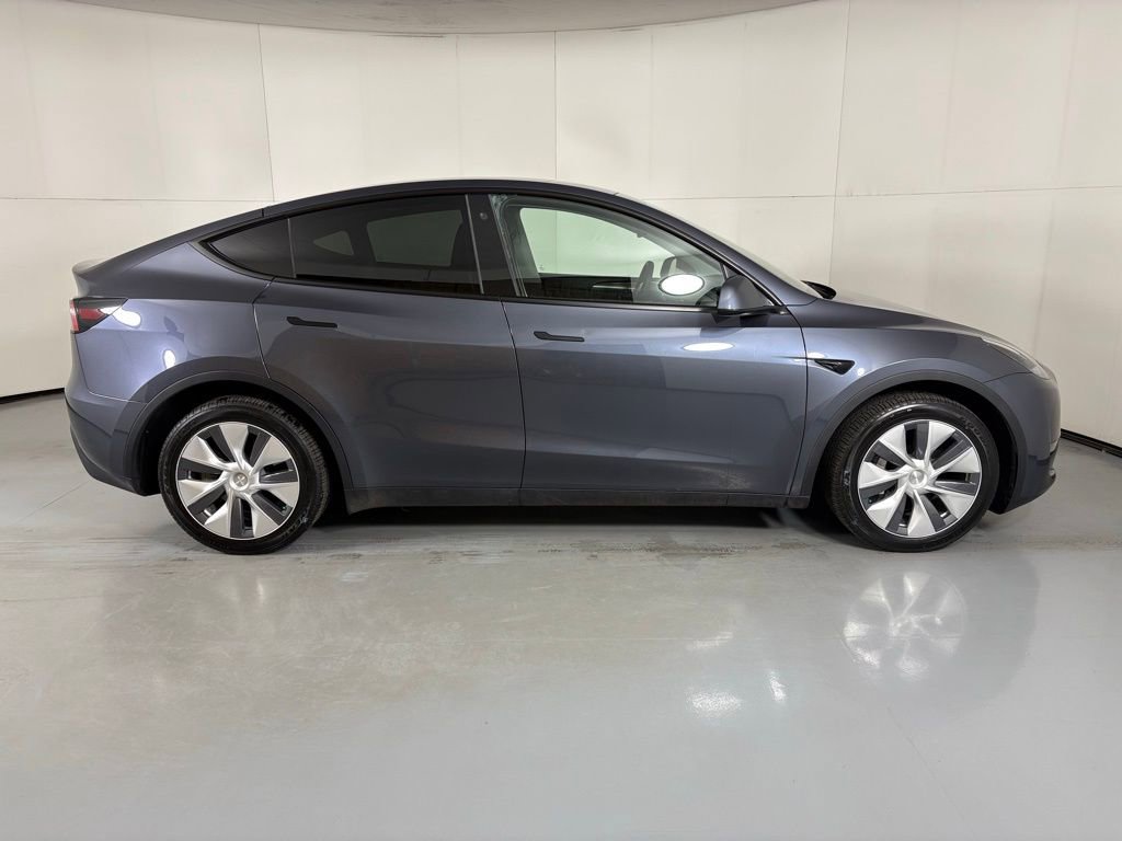 Used 2023 Tesla Model Y Long Range image 9