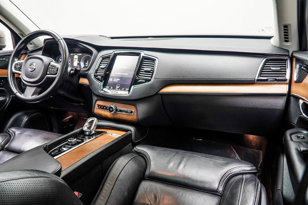 Used 2020 Volvo XC90 T8 Inscription image 18
