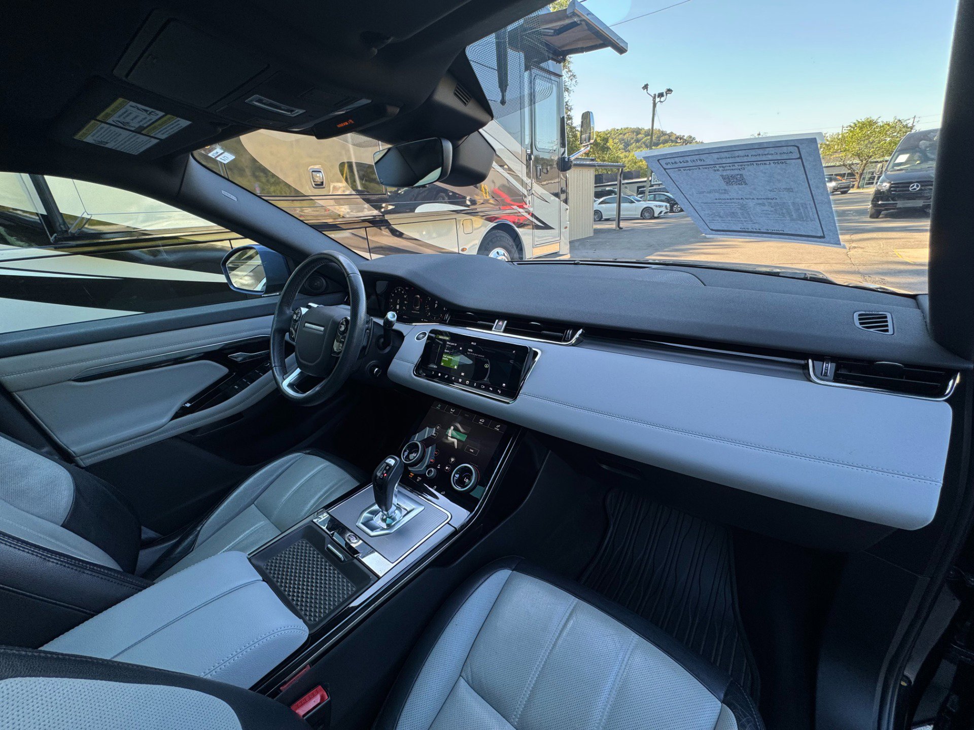 Used 2020 Land Rover Range Rover Evoque R-Dynamic SE image 26