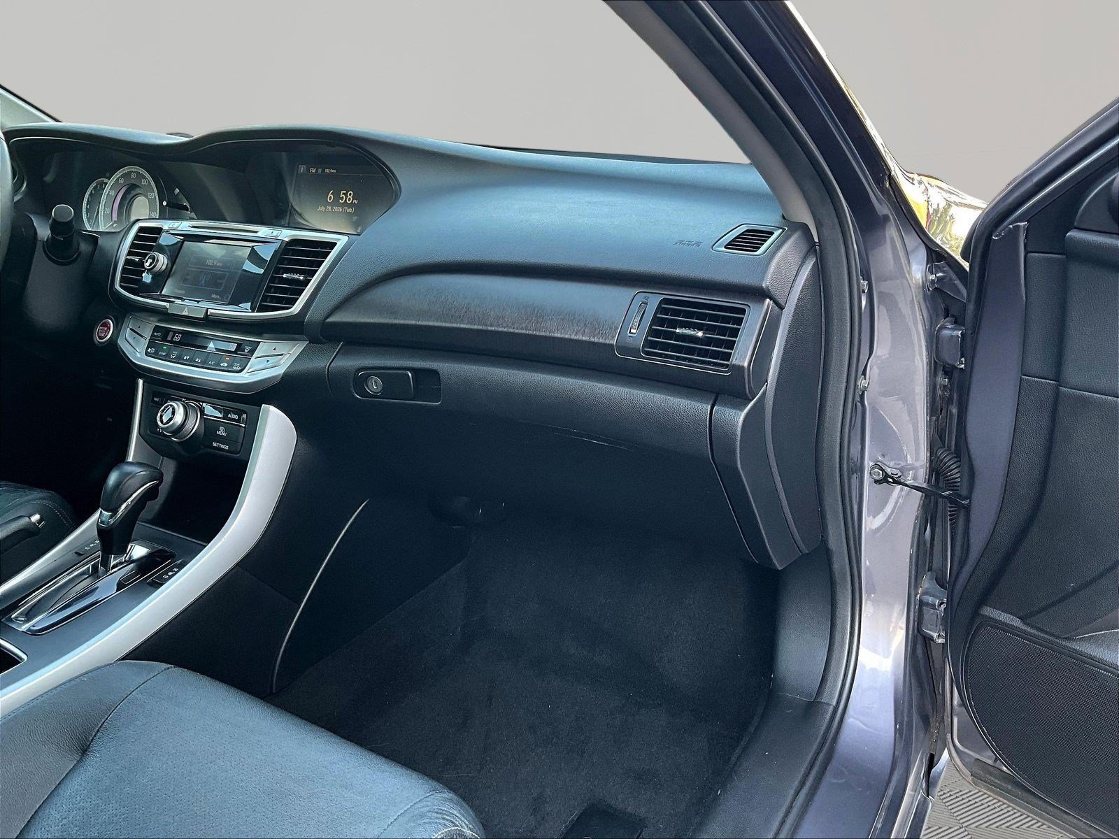 Used 2015 Honda Accord EX-L image 26